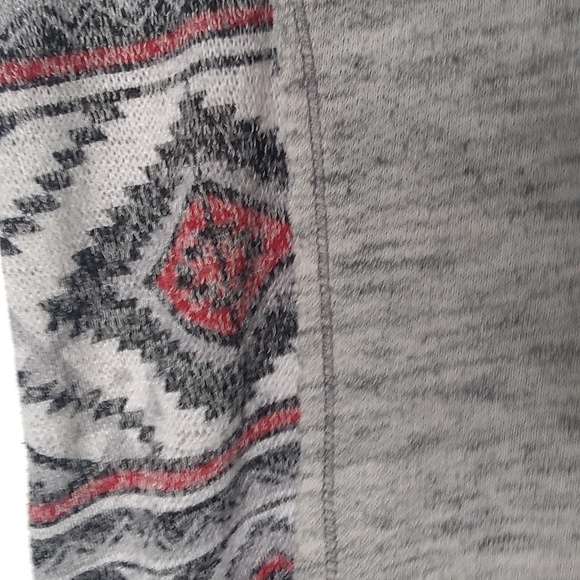 Medium blouse. Grey with Aztec likeness. Med women's Maurice's blouse. - Picture 3 of 5